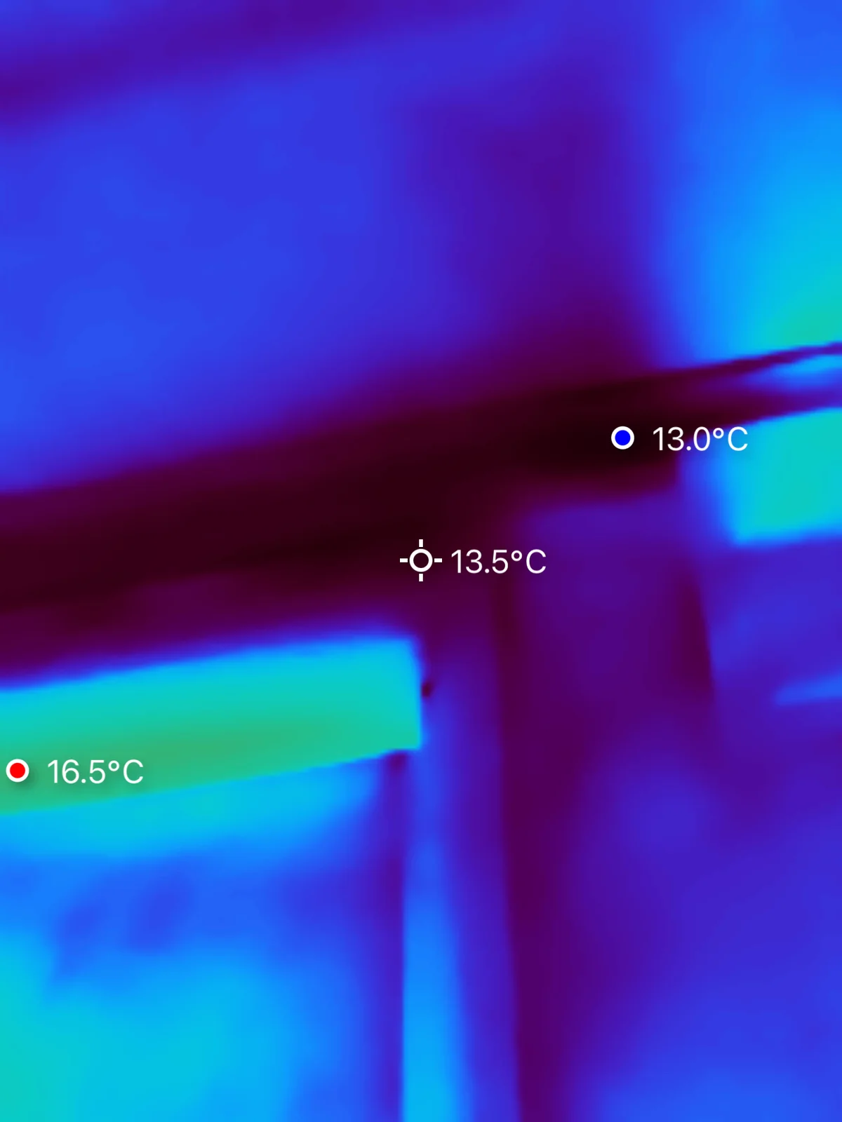 Thermal assessment of ceiling insulation showing cold zones